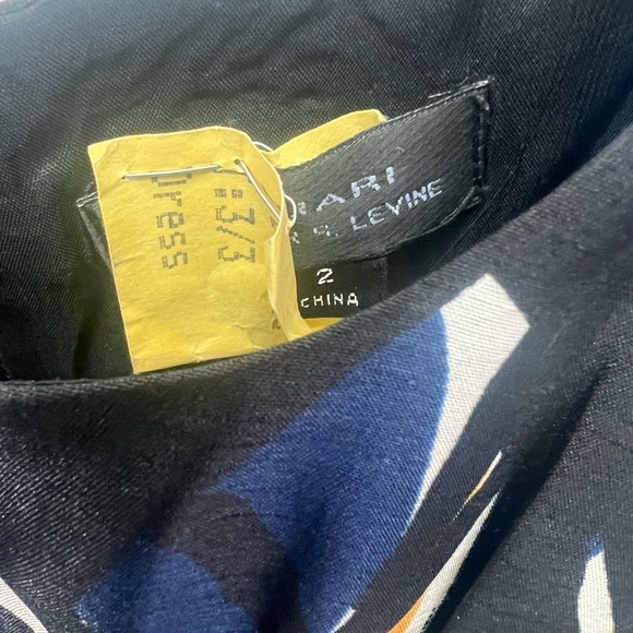 Tahari work dress size 2 - Picture 5 of 6